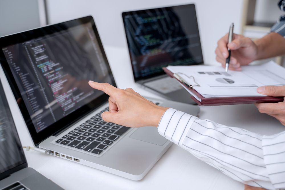 Build Custom Software: A Complete Guide for Modern Businesses 2 Build Custom Software: